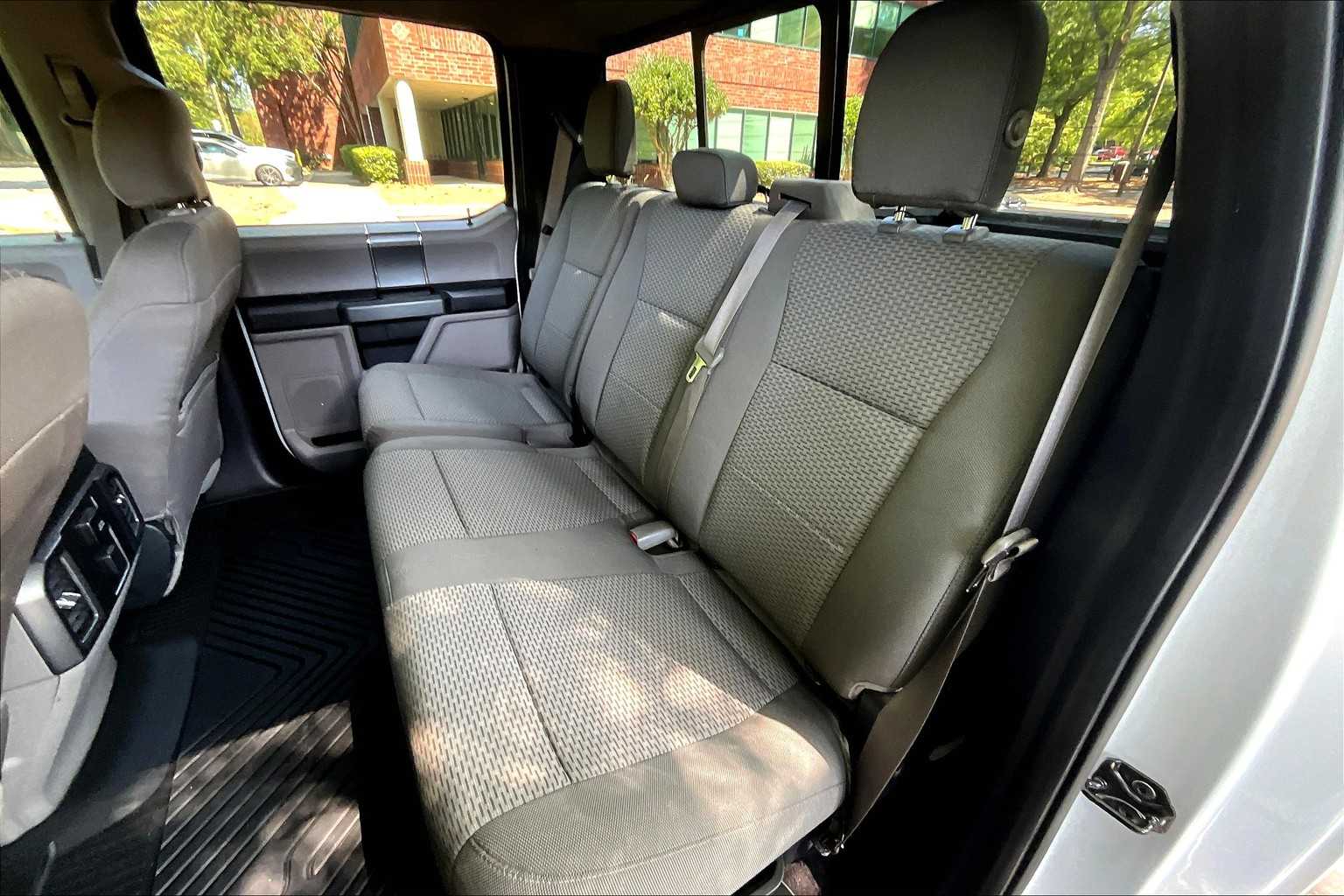 2016 Ford F-150 XLT photo 19