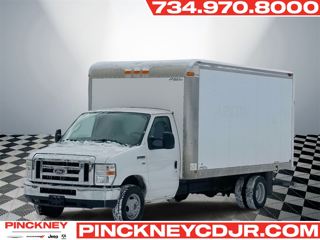 2016 Ford E-Series Cutaway Base's photo