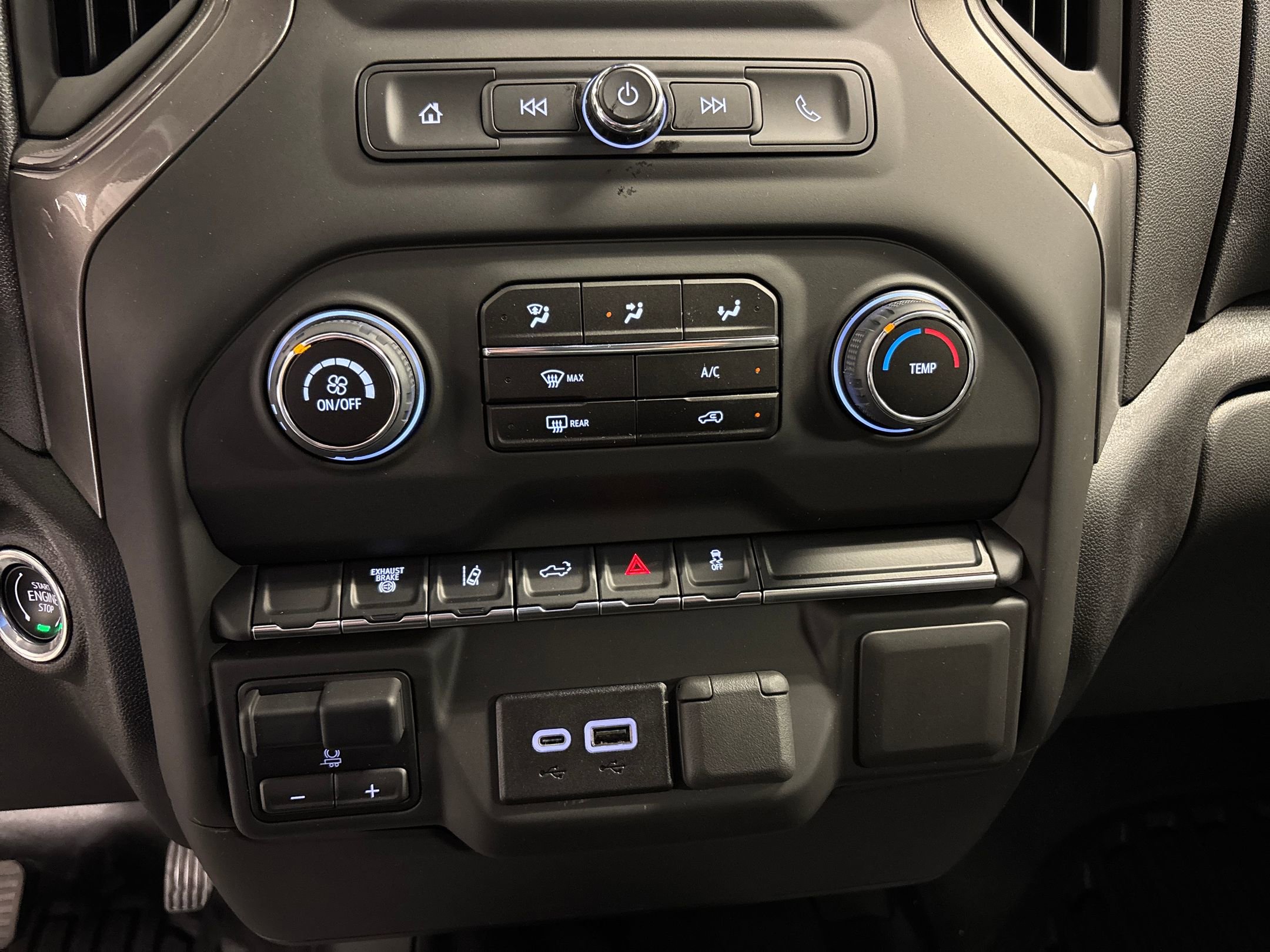 2025 Chevrolet Silverado 3500HD photo 14
