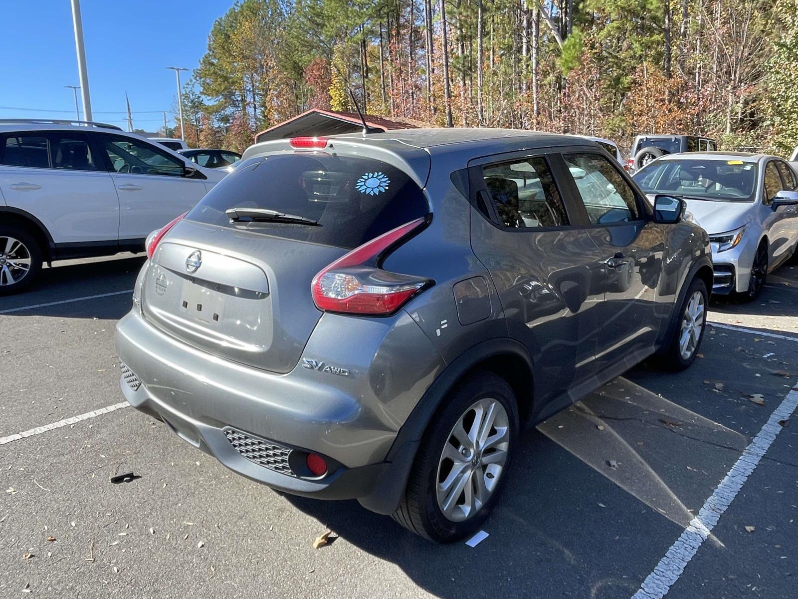 2016 Nissan Juke SV photo 4