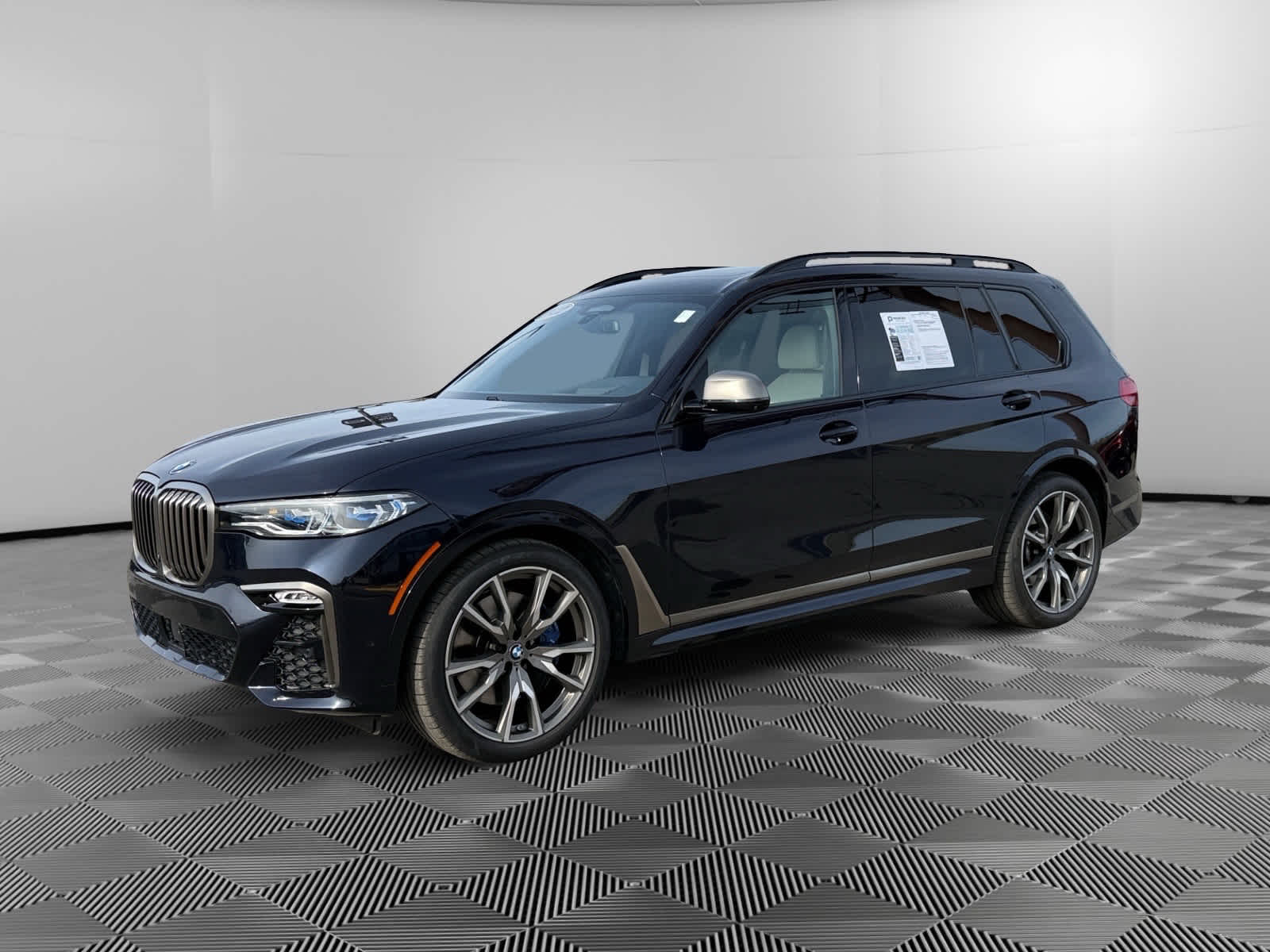 2022 BMW X7 M50i's photo
