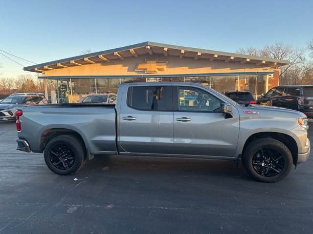 2024 Chevrolet Silverado 1500 RST photo 4
