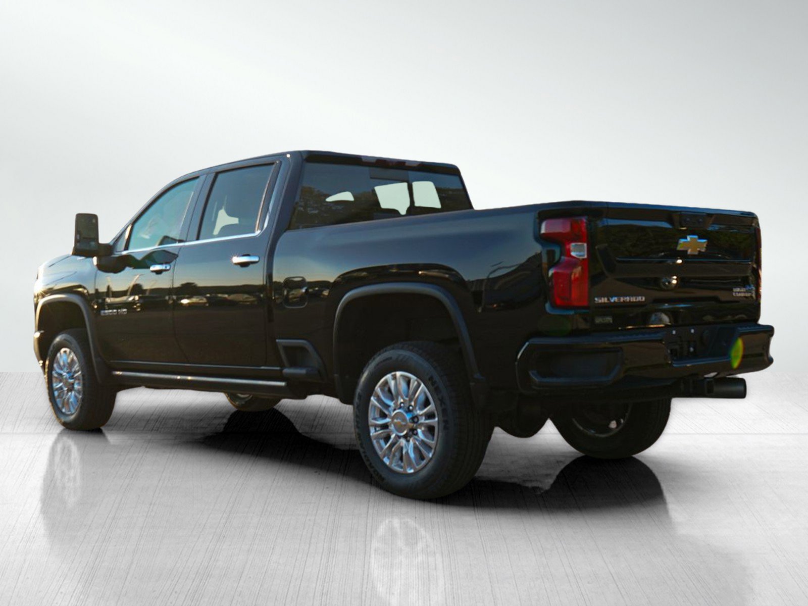 2022 Chevrolet Silverado 2500HD High Country photo 3