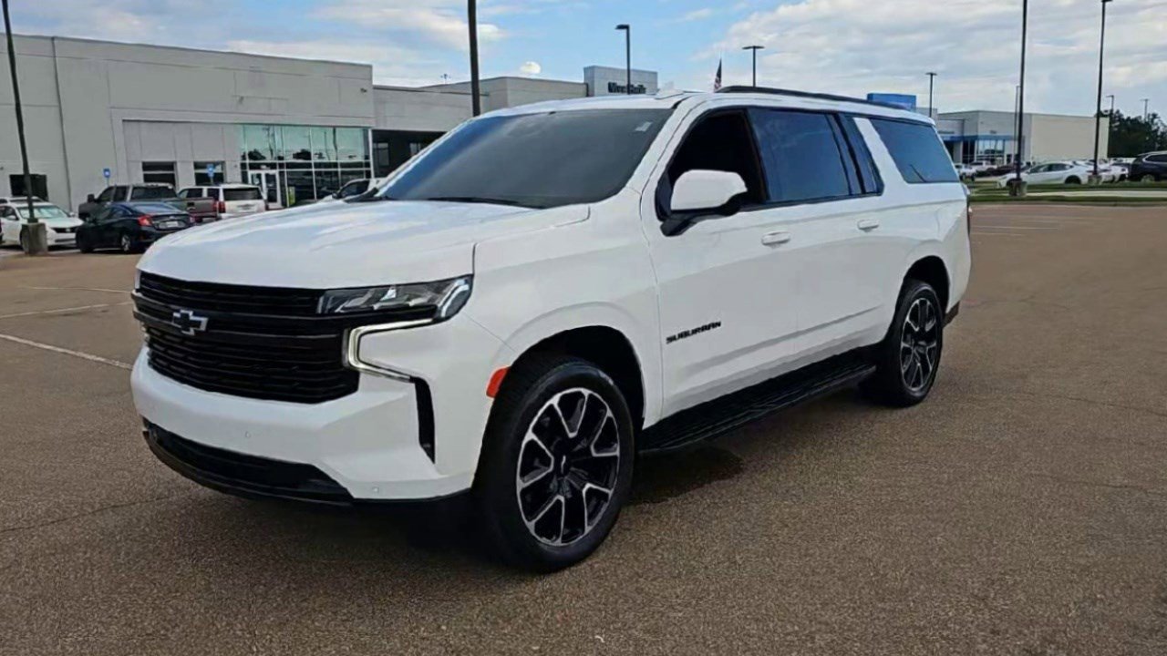 2023 Chevrolet Suburban RST photo 4