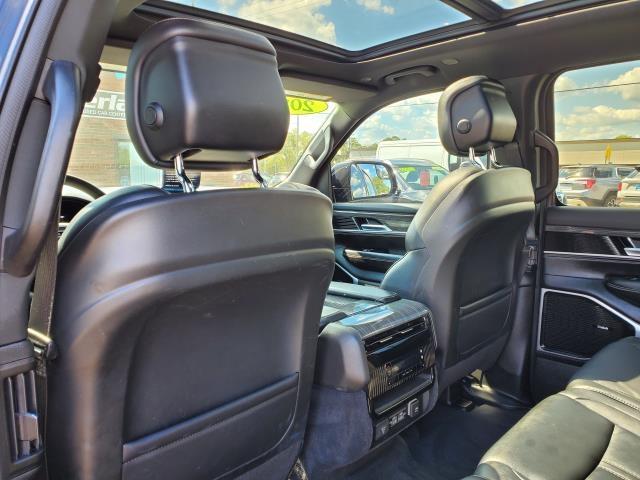 2022 Jeep Wagoneer Series III photo 28