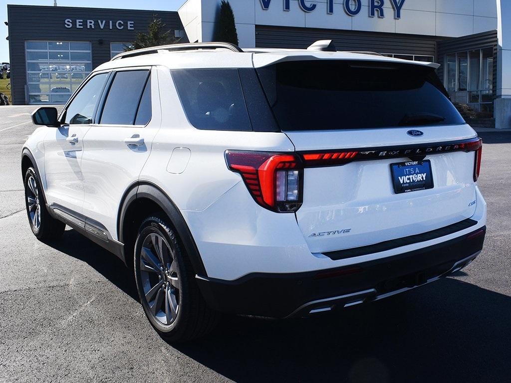 2026 Ford Explorer photo 3