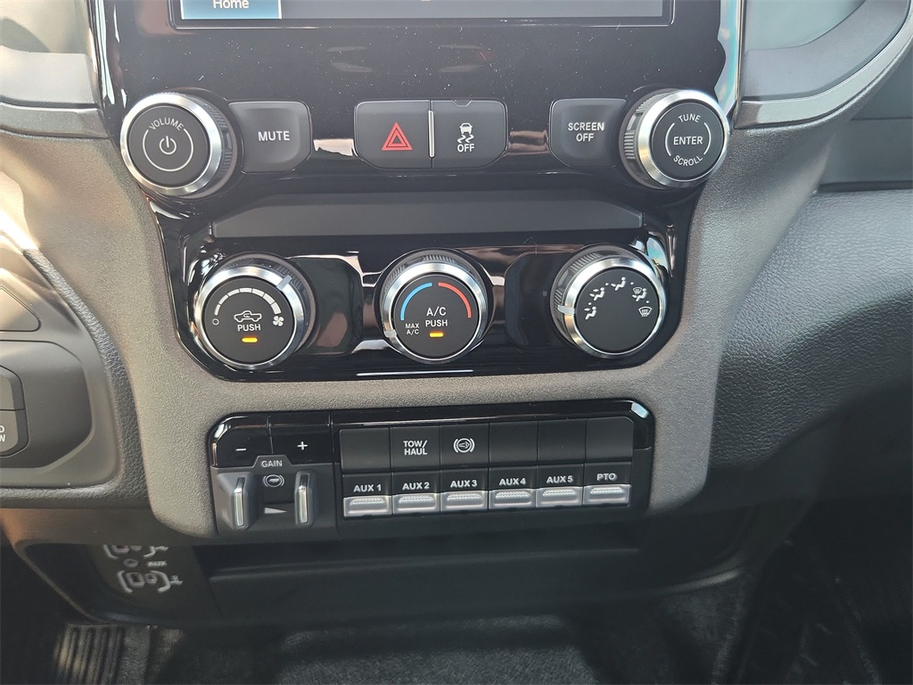2026 Ram 5500 Tradesman photo 16