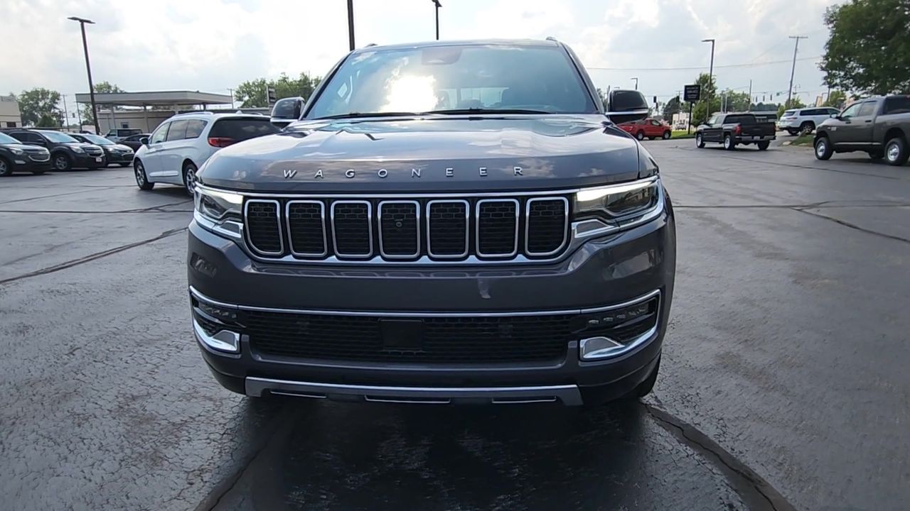 2023 Jeep Wagoneer Series III photo 3