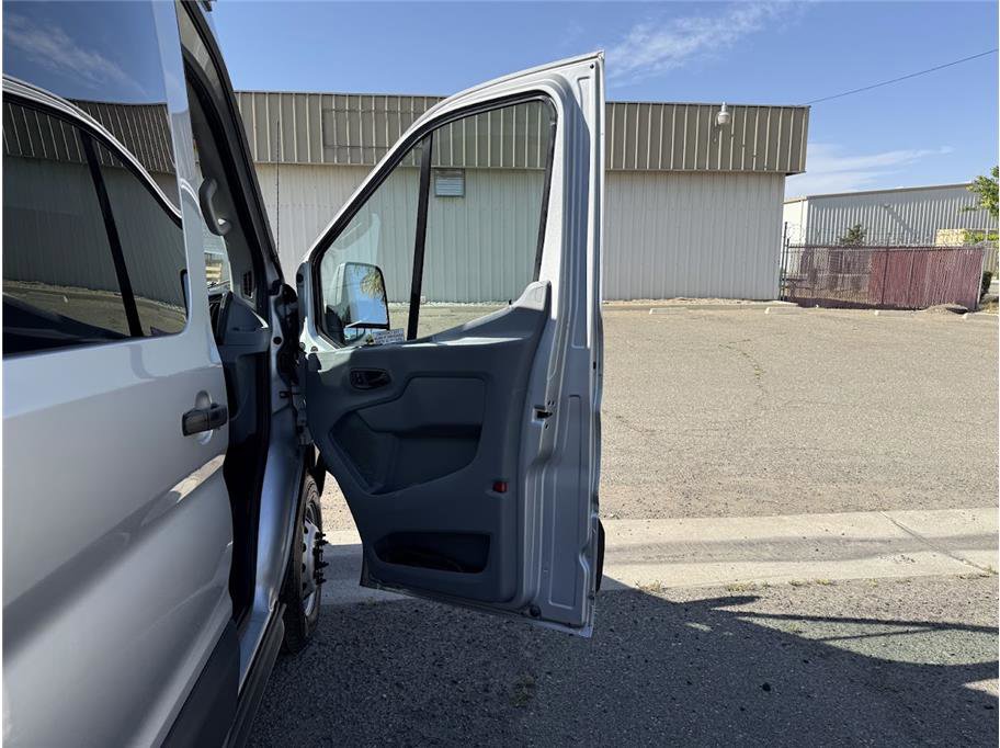 2018 Ford Transit Passenger XLT photo 28