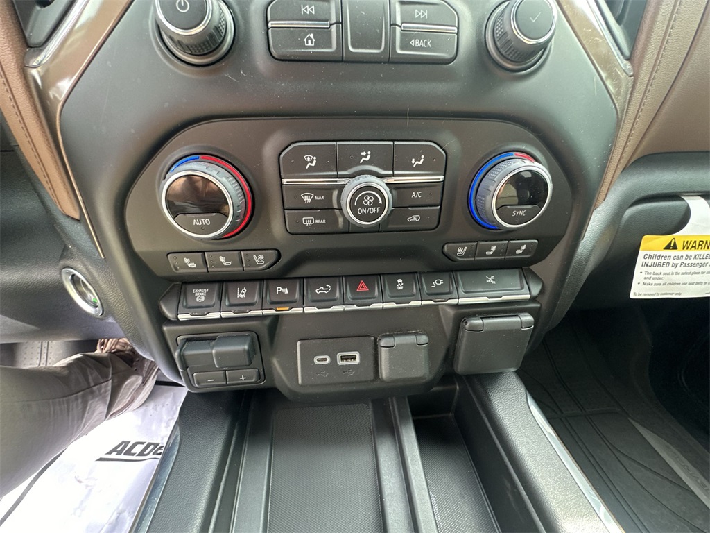 2022 Chevrolet Silverado 3500HD High Country photo 16