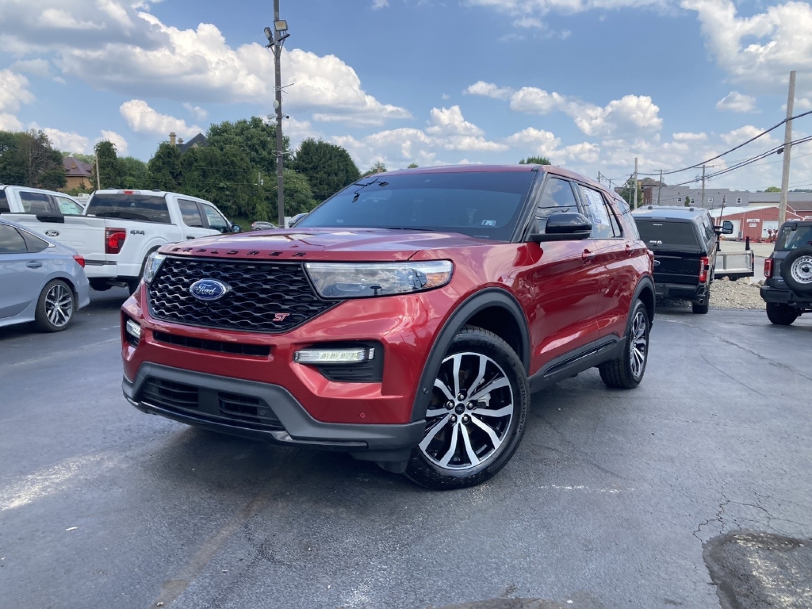2021 Ford Explorer ST's photo