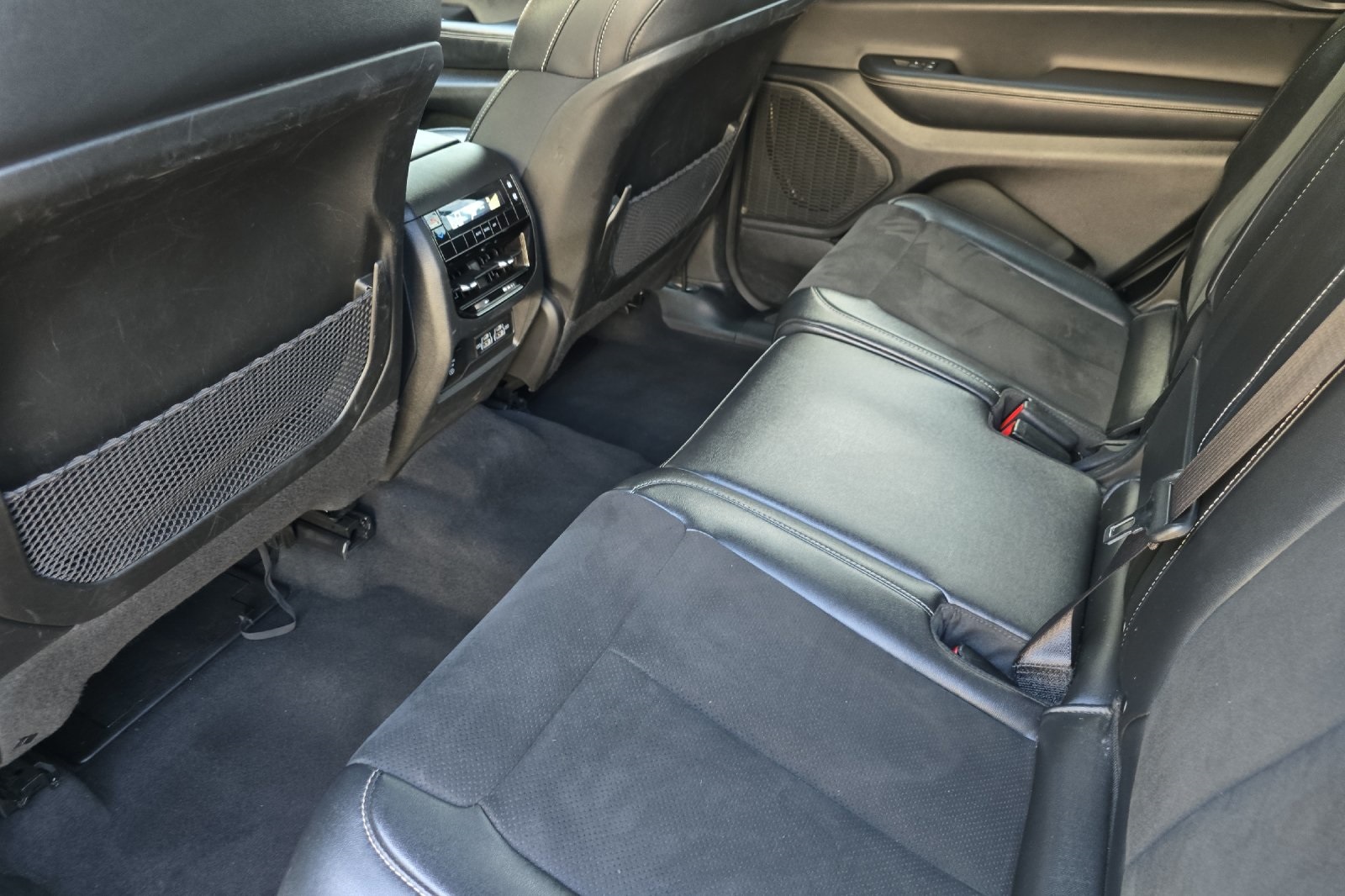 2024 Jeep Grand Cherokee Altitude photo 11