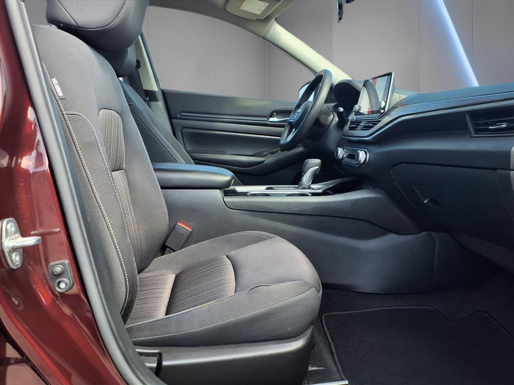 2024 Nissan Altima 2.5 SV photo 14