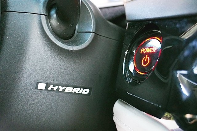 Used 2024 White Honda Touring image 29