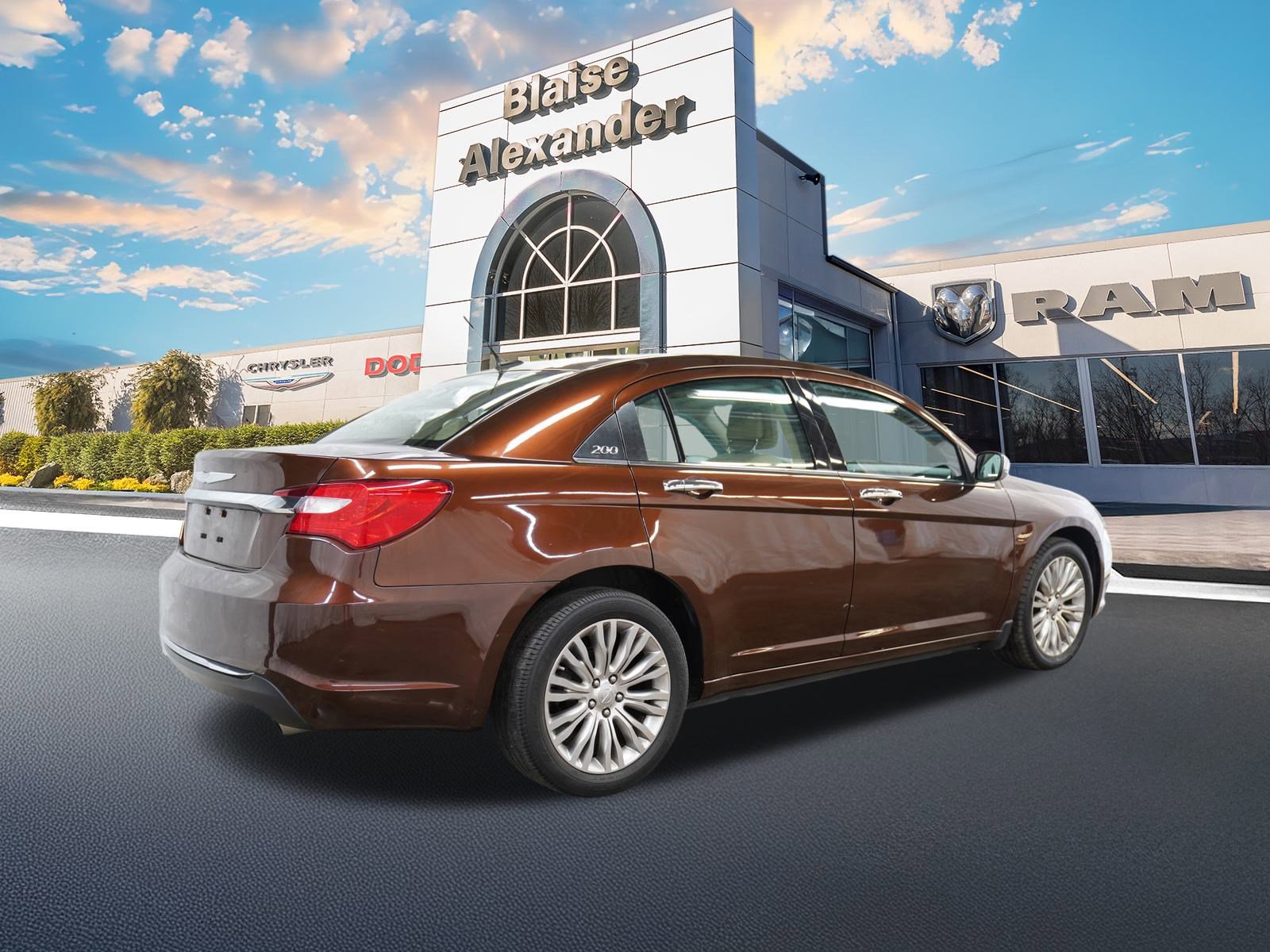 2012 Chrysler 200 Limited photo 3
