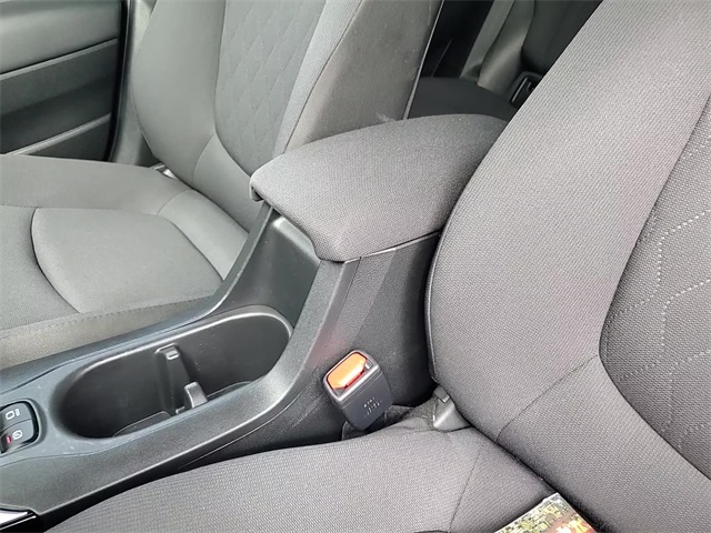 2024 Toyota Corolla Cross LE photo 16