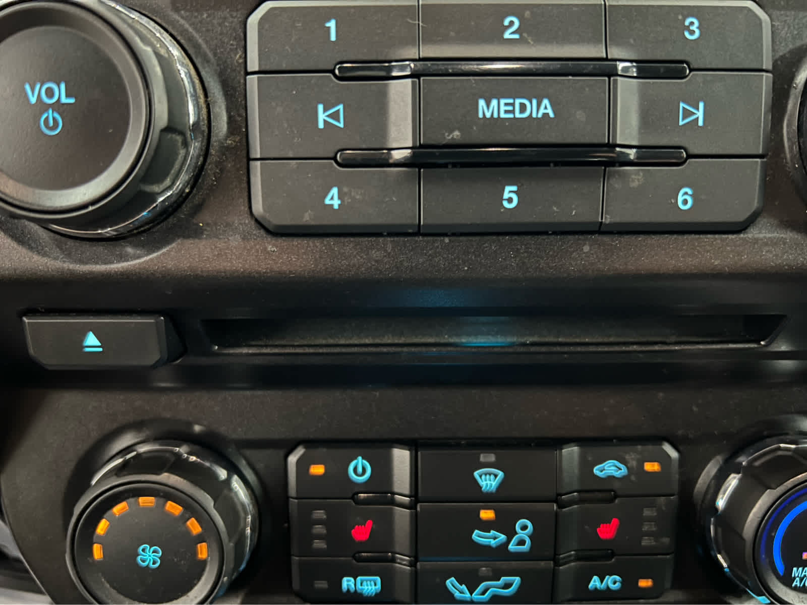 2018 Ford F-150 XLT photo 21