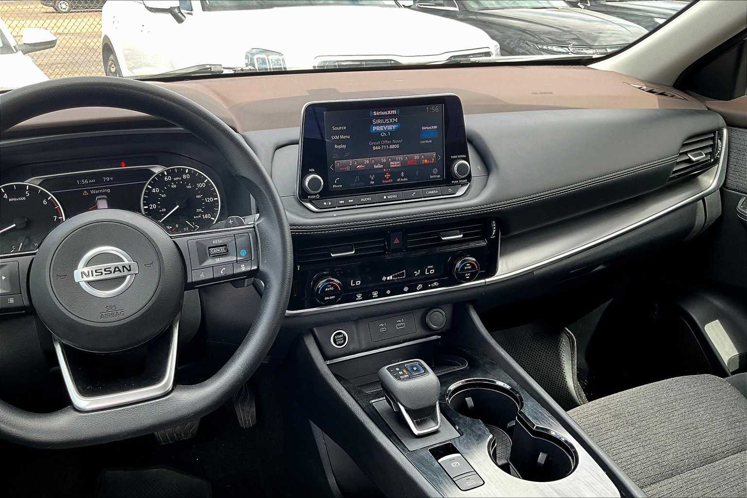 2021 Nissan Rogue SV photo 4