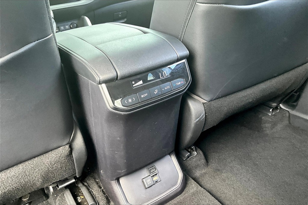 2020 Toyota Highlander XLE photo 8