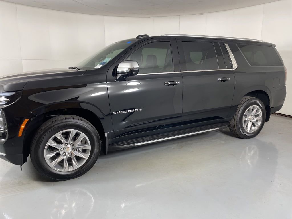 2025 Chevrolet Suburban Premier photo 6
