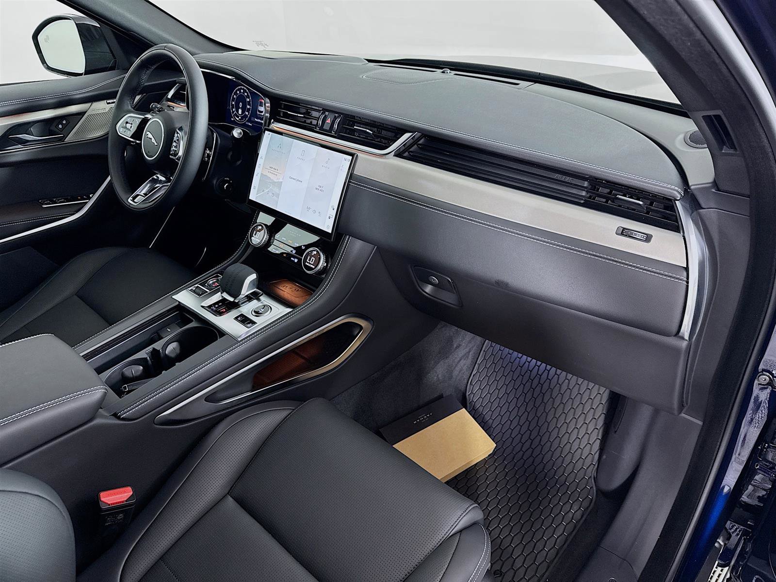 2026 Jaguar F-PACE P250 R-Dynamic S photo 26