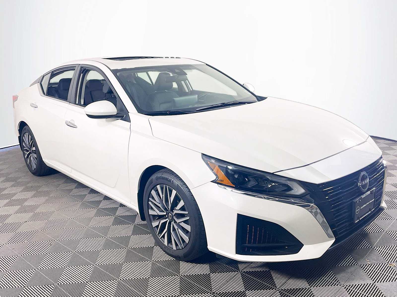 2023 Nissan Altima 2.5 SV photo 3