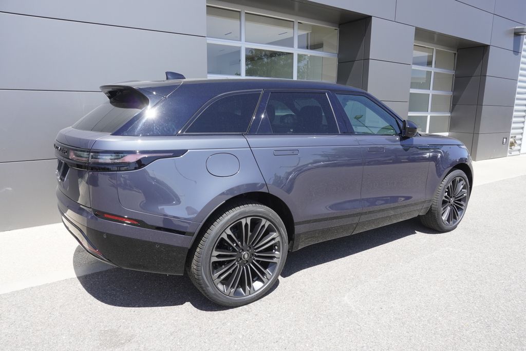 2026 Land Rover Range Rover Velar SE photo 3