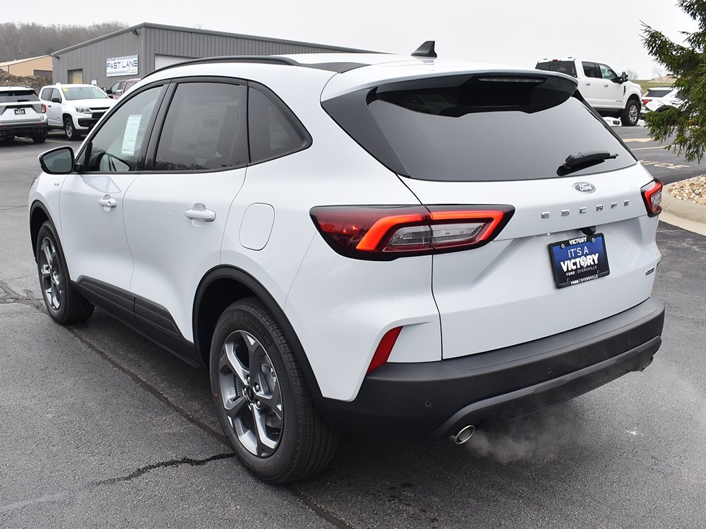 2026 Ford Escape Hybrid ST-Line Select photo 2