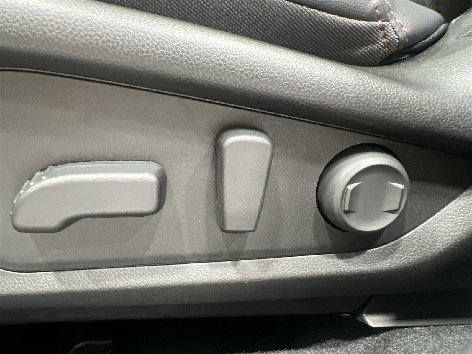 2025 Subaru Forester Touring photo 11