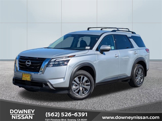 2025 Nissan Pathfinder SV's photo