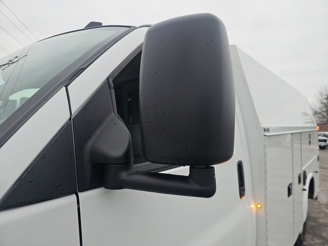 2024 Gmc Savana Cutaway 3500 photo 4