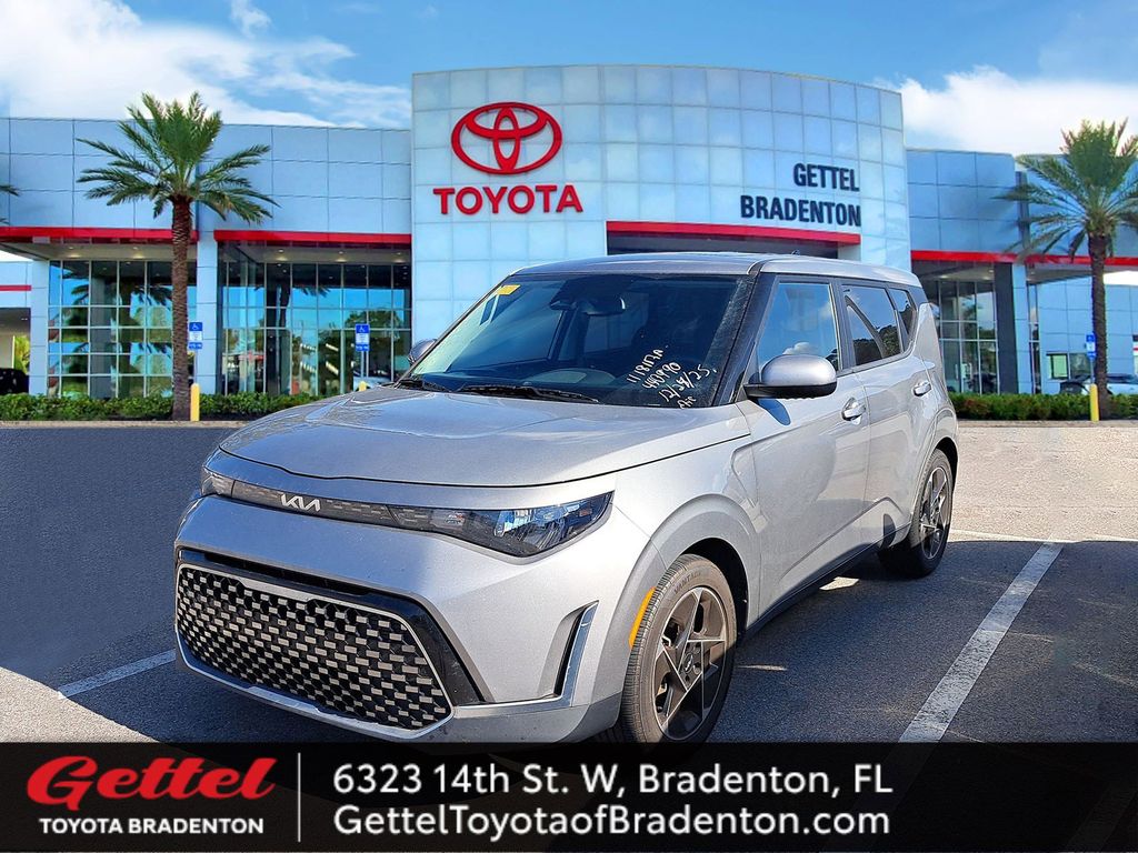 2023 Kia Soul EX's photo