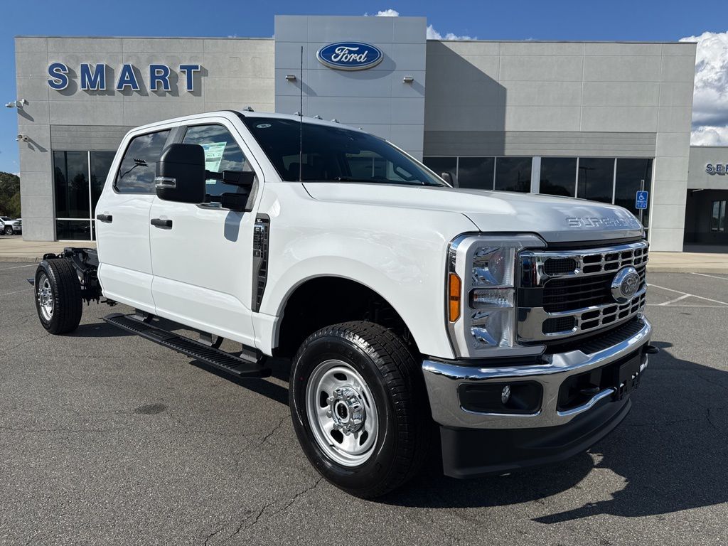 2026 Ford F-350 Super Duty Chassis Cab XL's photo