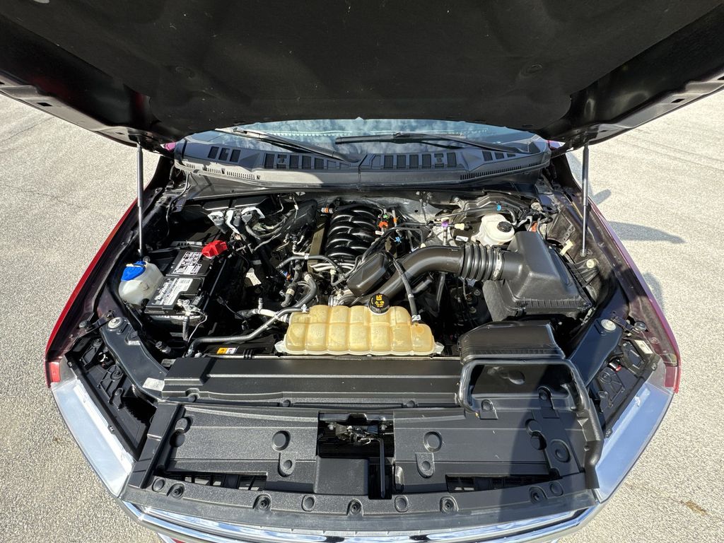 2019 Ford F-150 XLT photo 16