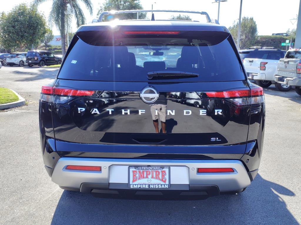 2025 Nissan Pathfinder SL photo 4