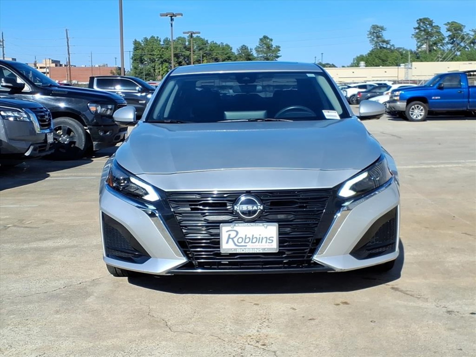 2024 Nissan Altima 2.5 SL Silver at Robbins Nissan