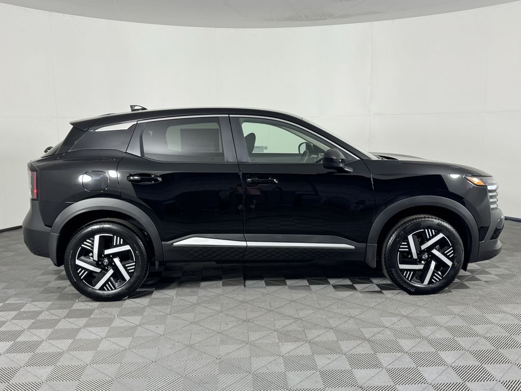 2025 Nissan Kicks SV photo 2