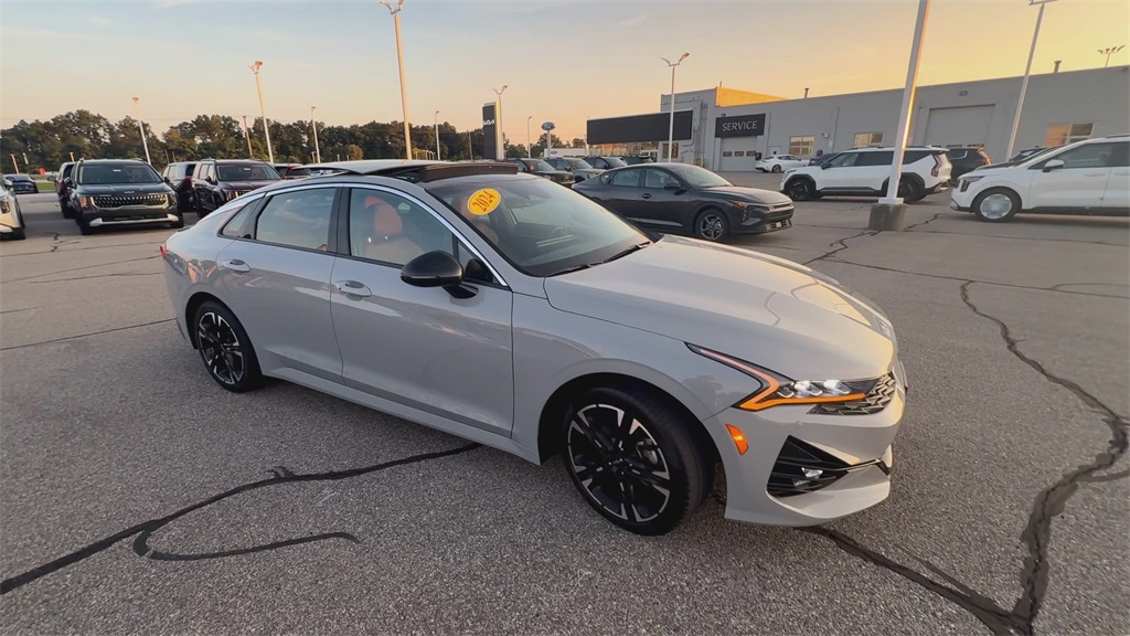2024 Kia K5 GT-Line photo 2