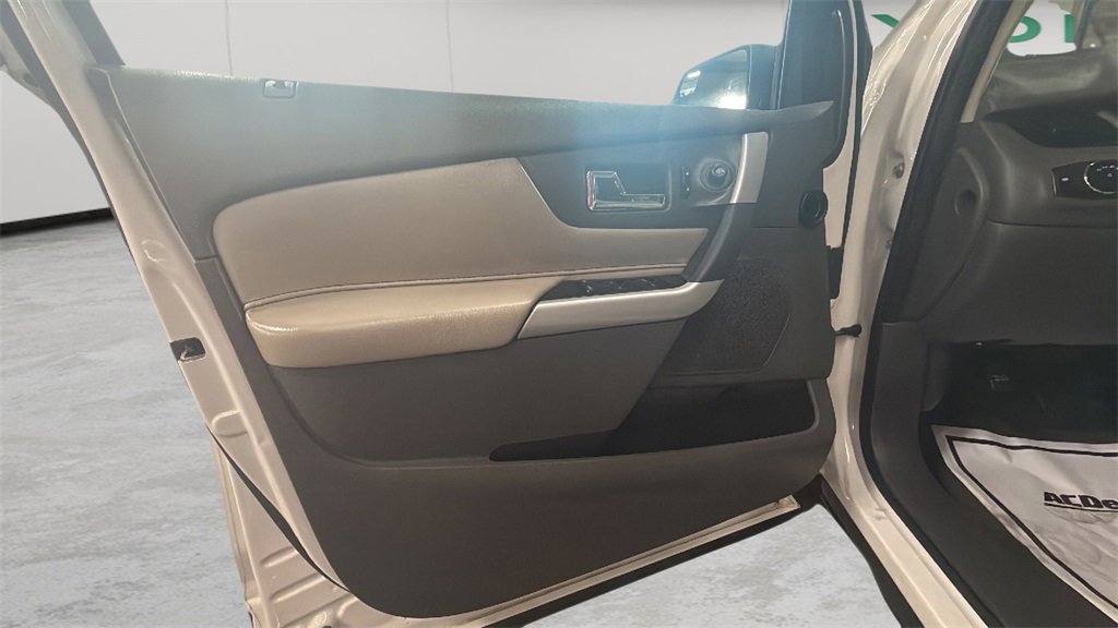2013 Ford Edge SE photo 38