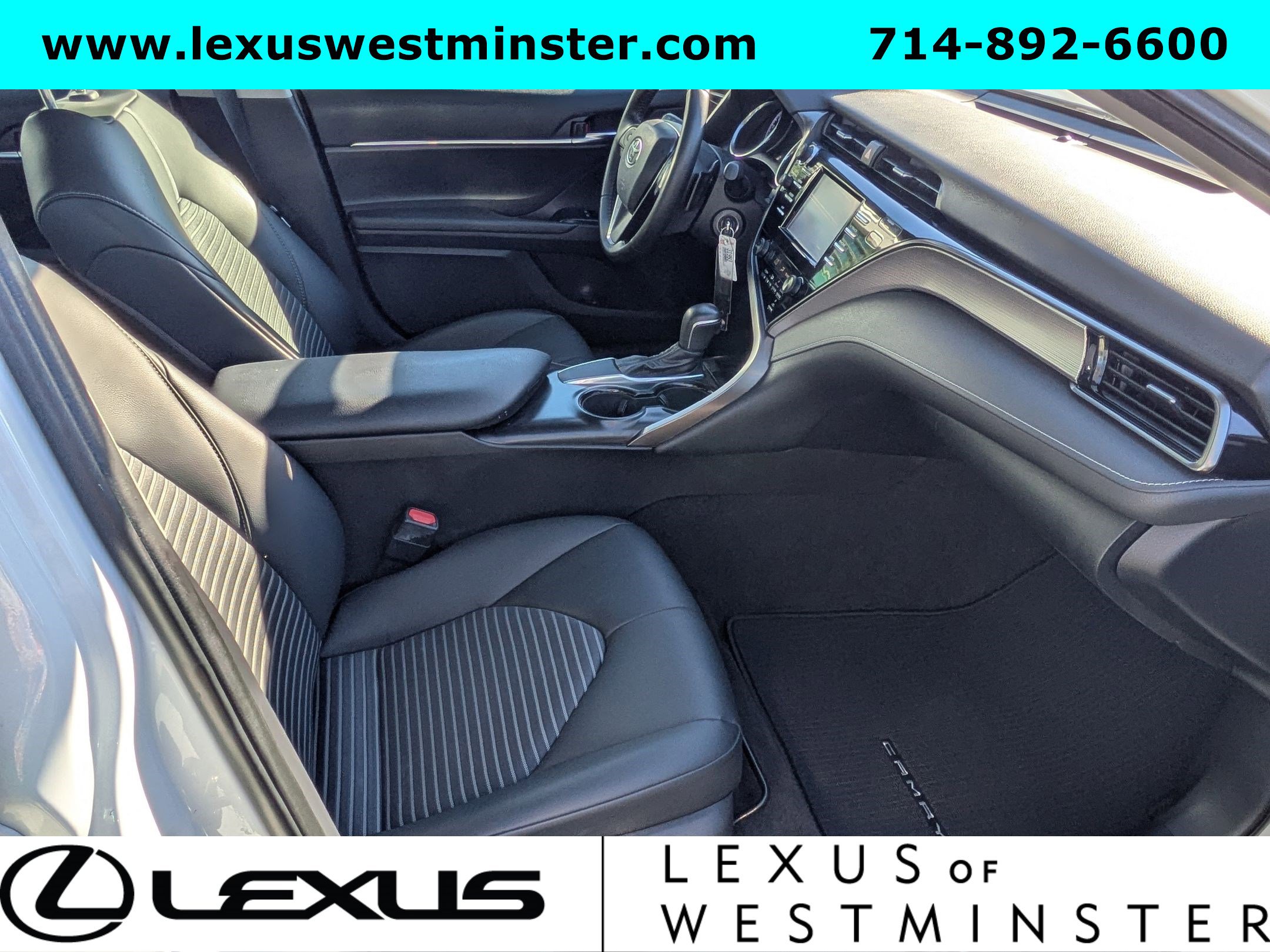 2019 Toyota Camry SE XLE photo 4