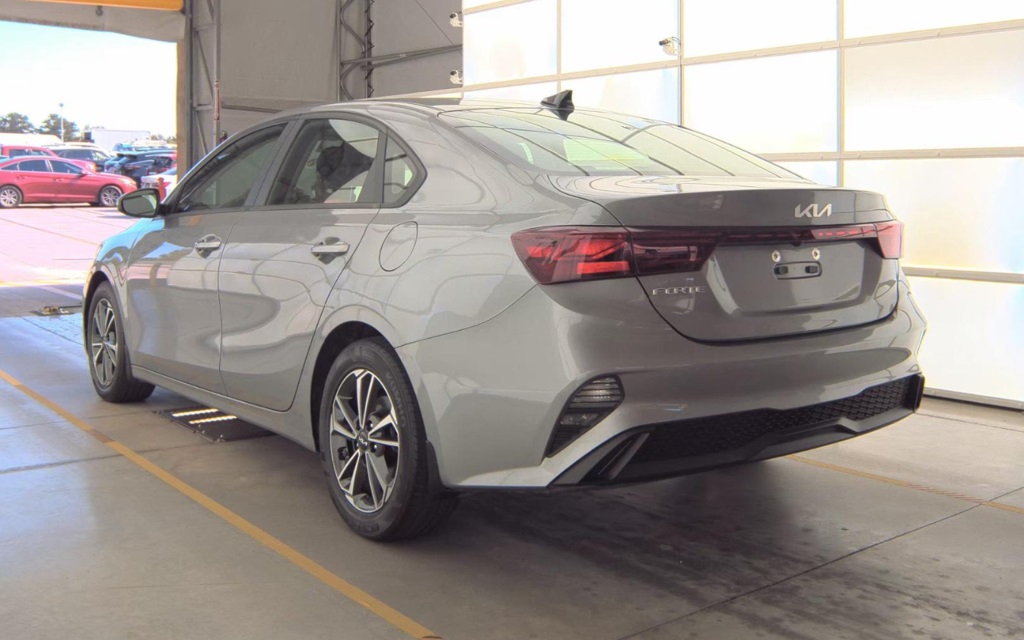 2024 Kia Forte LXS photo 4