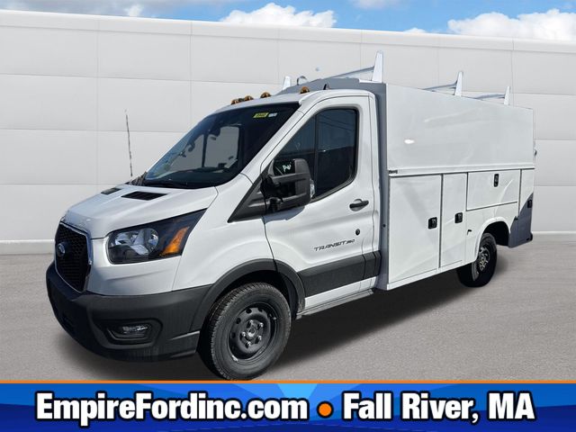 2025 Ford Transit Cutaway Base's photo