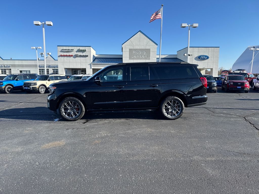 2025 Ford Expedition MAX Platinum photo 2