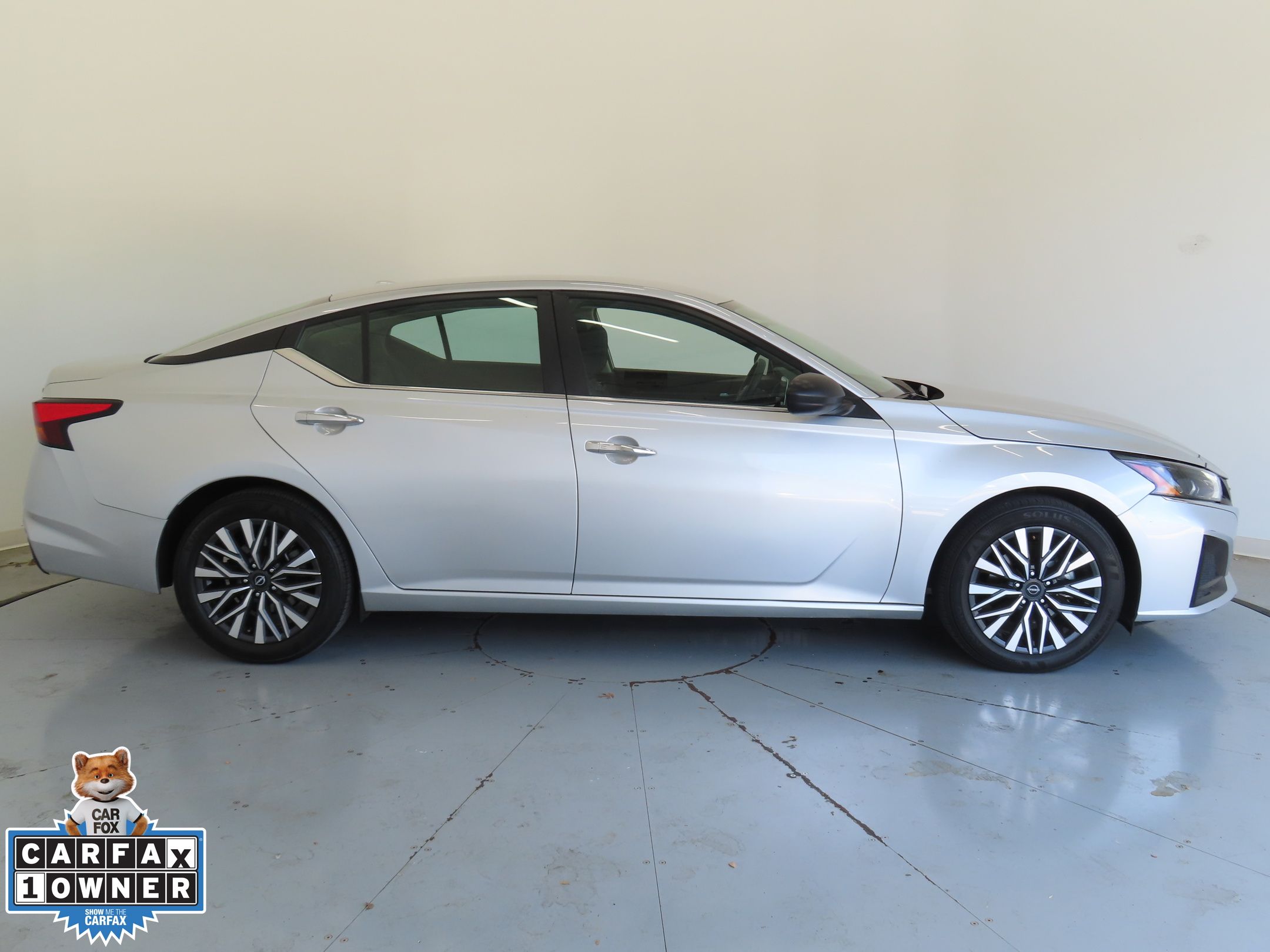 2024 Nissan Altima 2.5 SV photo 2