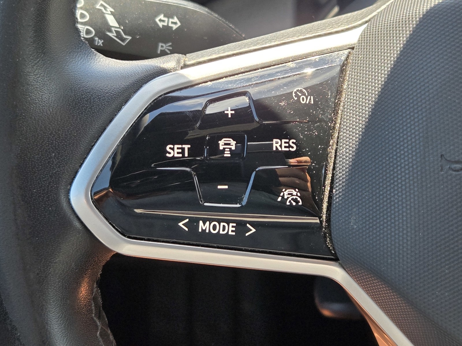 2023 Volkswagen ID.4 Pro photo 19