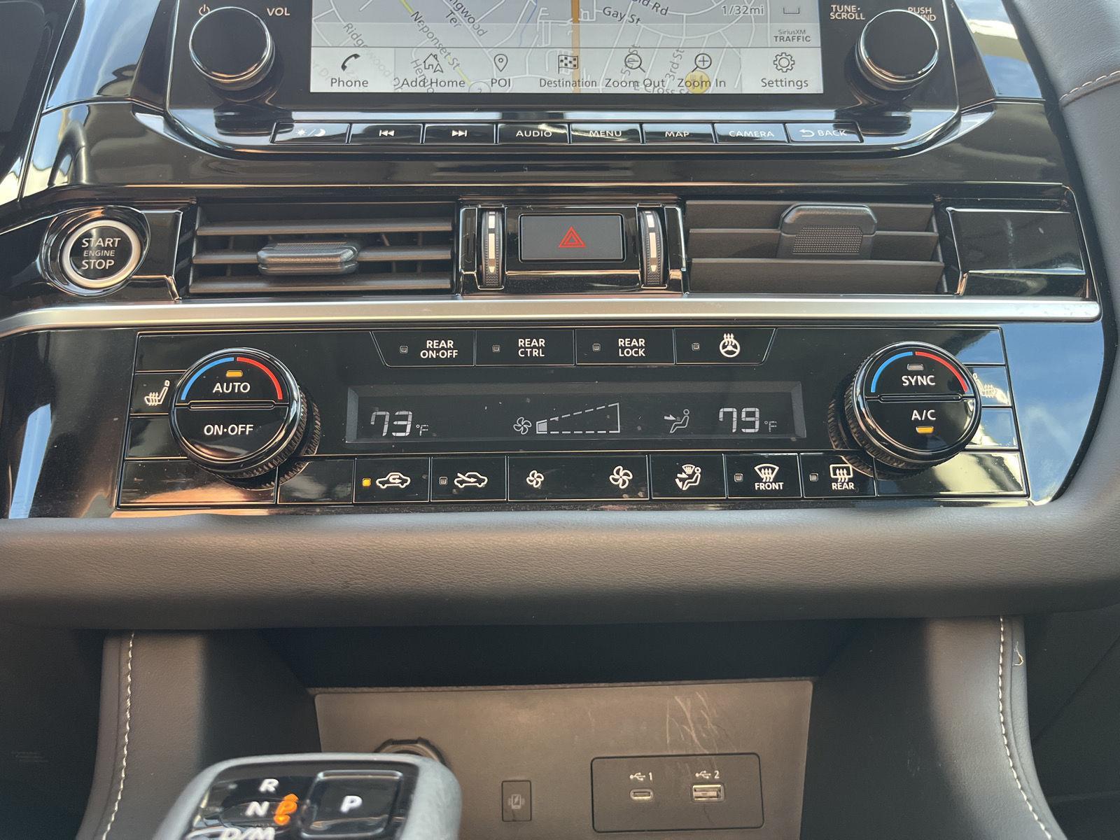 2024 Nissan Pathfinder SL photo 17