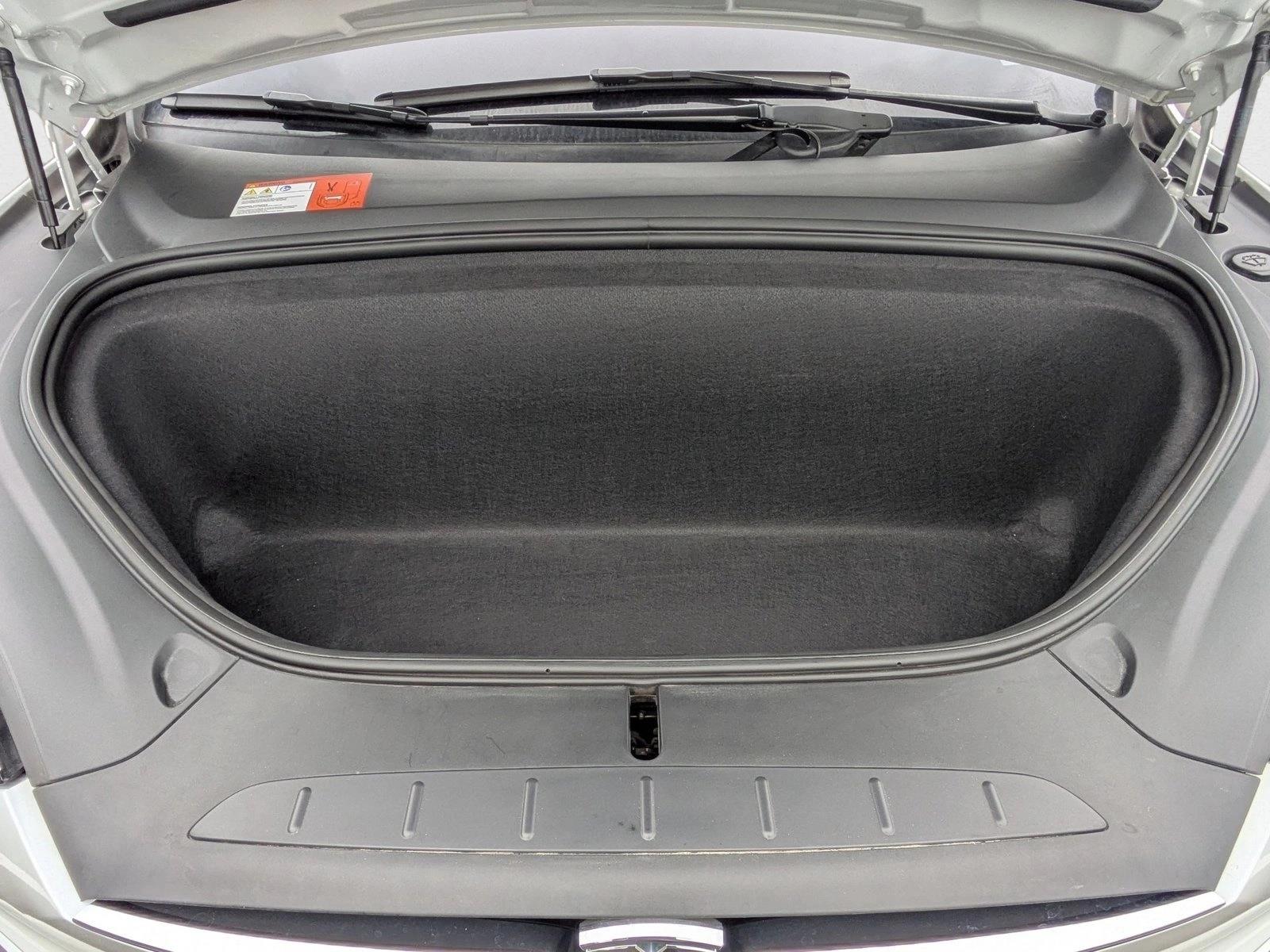 2018 Tesla Model X 75D photo 23