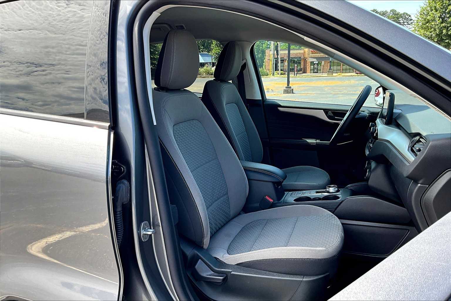 Image of Pre-Owned 2022 Ford Escape SE