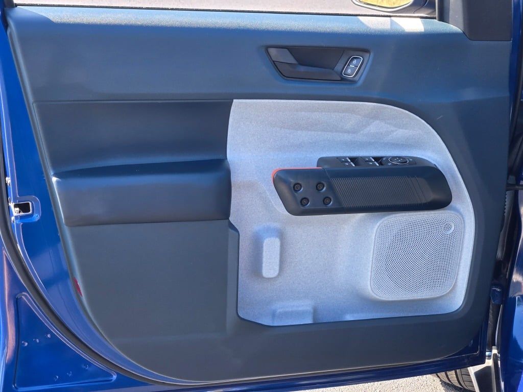 2023 Ford Maverick XLT photo 18