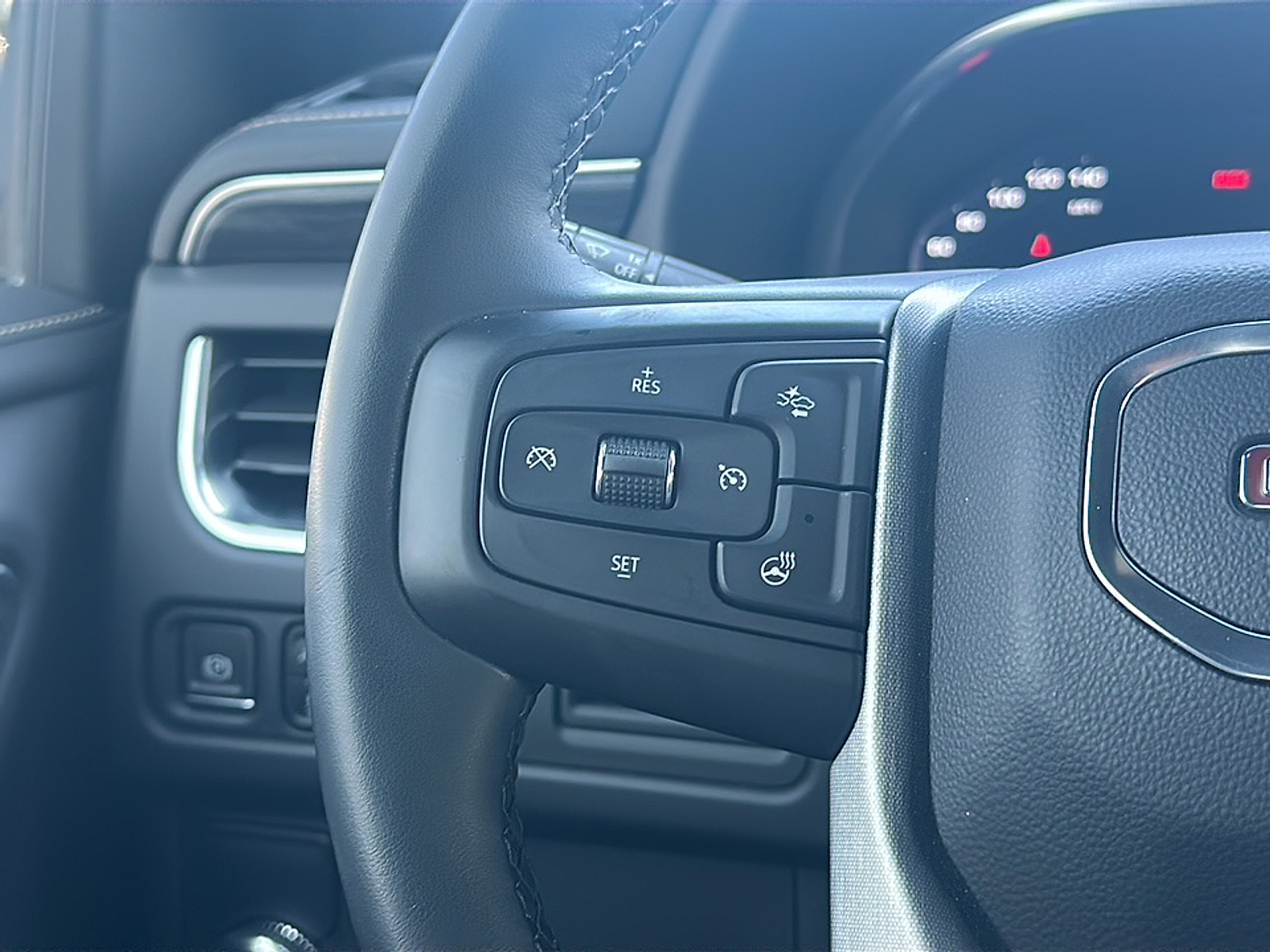 2023 Gmc Yukon SLT photo 15